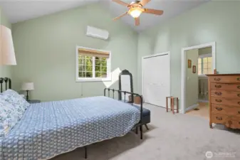 Jr suite with 3/4 bath