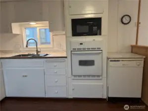 One side of the L shaped kitchen