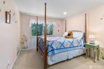 Lovely Second bedroom with Park View