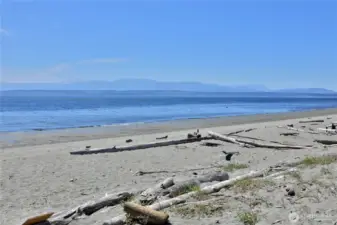Mutiny Bay offers fine sand beaches, perfect for the last months of summer.