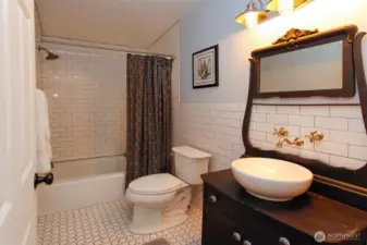 2nd bathroom