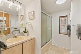 Primary Full Bathroom