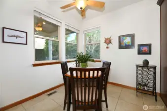 Eating / breakfast nook.