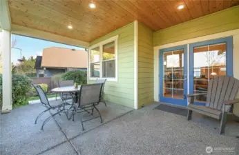 Covered back patio and gas hookup for barbeque.