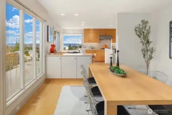 Let's check out the kitchen...