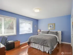 The largest of the three hallway bedrooms offers the added bonus of a nook, ideal for a quiet study or pursuing hobbies.