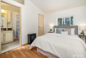 Small walk in closet in primary bedroom