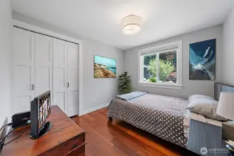 2nd bedroom