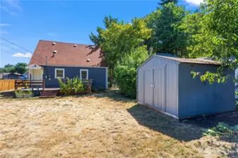 Complete with a garden shed for all your tools, this home is ready for its next chapter!