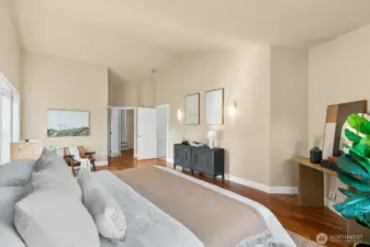 Upper level primary w/ en-suite bath, office & nursery