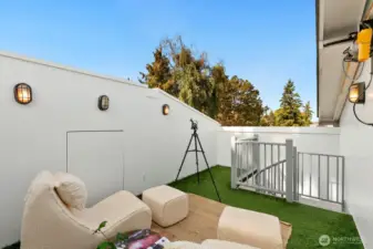 Star gazing observatory w/retractable roof