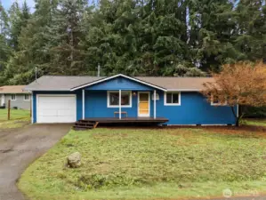 Welcome home to one-story Poulsbo living!