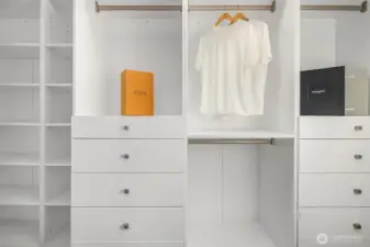 California style walk-in closet