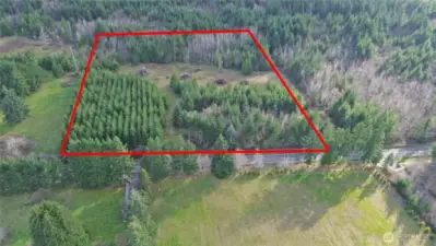 Boundary lines are for locational reference only and are not survey accurate.