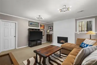 family room towards door to bonus/ another flexroom