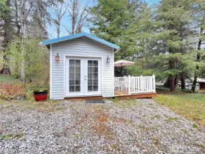 Free standing shed with deck