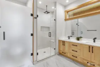 Luxurious Master Suite Bathroom