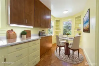 Kitchen with nook