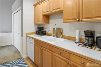 Plenty of storage in the kitchen.