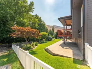 Fully Fenced Back Yard