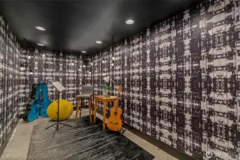 Lower Level Bonus Room