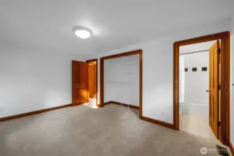 Second primary suite or second spacious bedroom