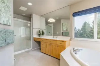 Private 5-piece bath with dual vanities