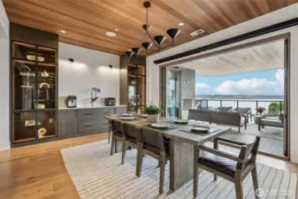 Dinning flaws effortlessly between indoor & outdoor spaces.