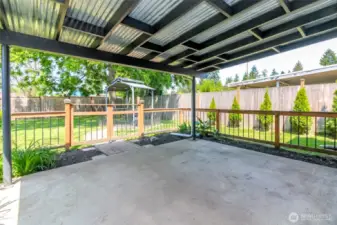 Beautiful private backyard covered patio for those late night bbq's with friends and family.