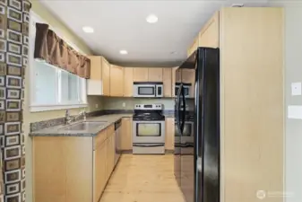 Kitchen, All Appliances Stay