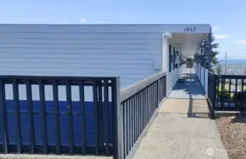 easy street level access on the 2nd floor