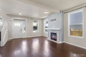 Gorgeous well maintained flooring