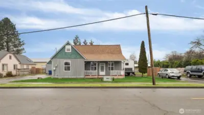 2 separate parking spaces on each side of Home, perfect for RV or Boat