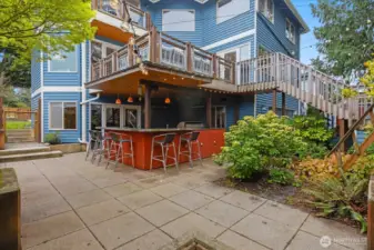 Expansive patio ideal for entertaining. Heaters and speakers ready for you