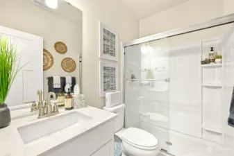 Adjacent bathroom with shower - great for visitors