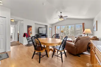 2nd floor sunlit Penthouse