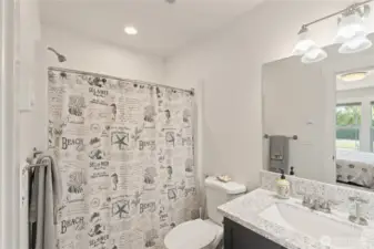 Ensuite primary full bath