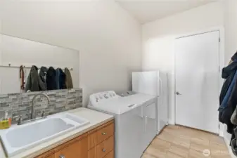 Mudroom leading to Garage!