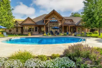 Gorgeous estate property just outside of Dayton