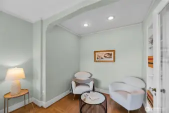 Flex space w/shelving for closet or seating area