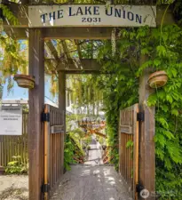 Welcome home to The Lake Union - A friendly co-op dock community.