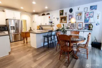 Kitchen & Dining Area