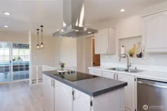 Great light and counter space