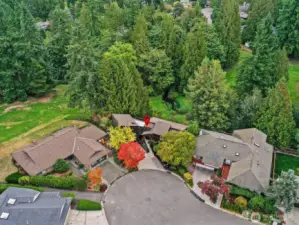 You're surrounded by well-maintained homes in the sought-after Brae Burn Golf Community.