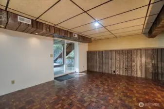 Bonus with slider to patio