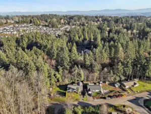 This shows you the property and how it sits at the dead end street.