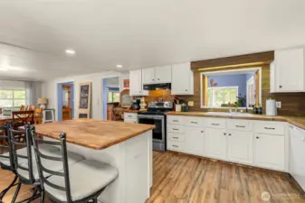 Kitchen space from side slinger door