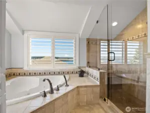 This bathtub is made for long luxuriously relaxing baths.