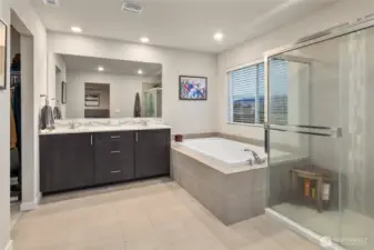 Large en-suite bathroom  in Primary bedroom