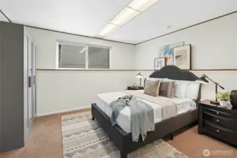 Lower 4th bedroom.